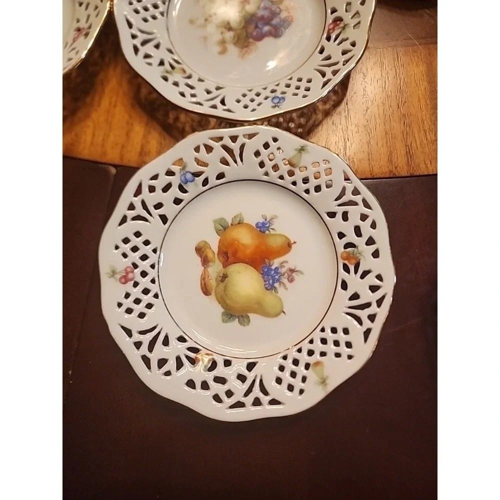 12 Antique Schumann Plates Bavaria Germany Gold Trimmed Apple, Pears Flowers